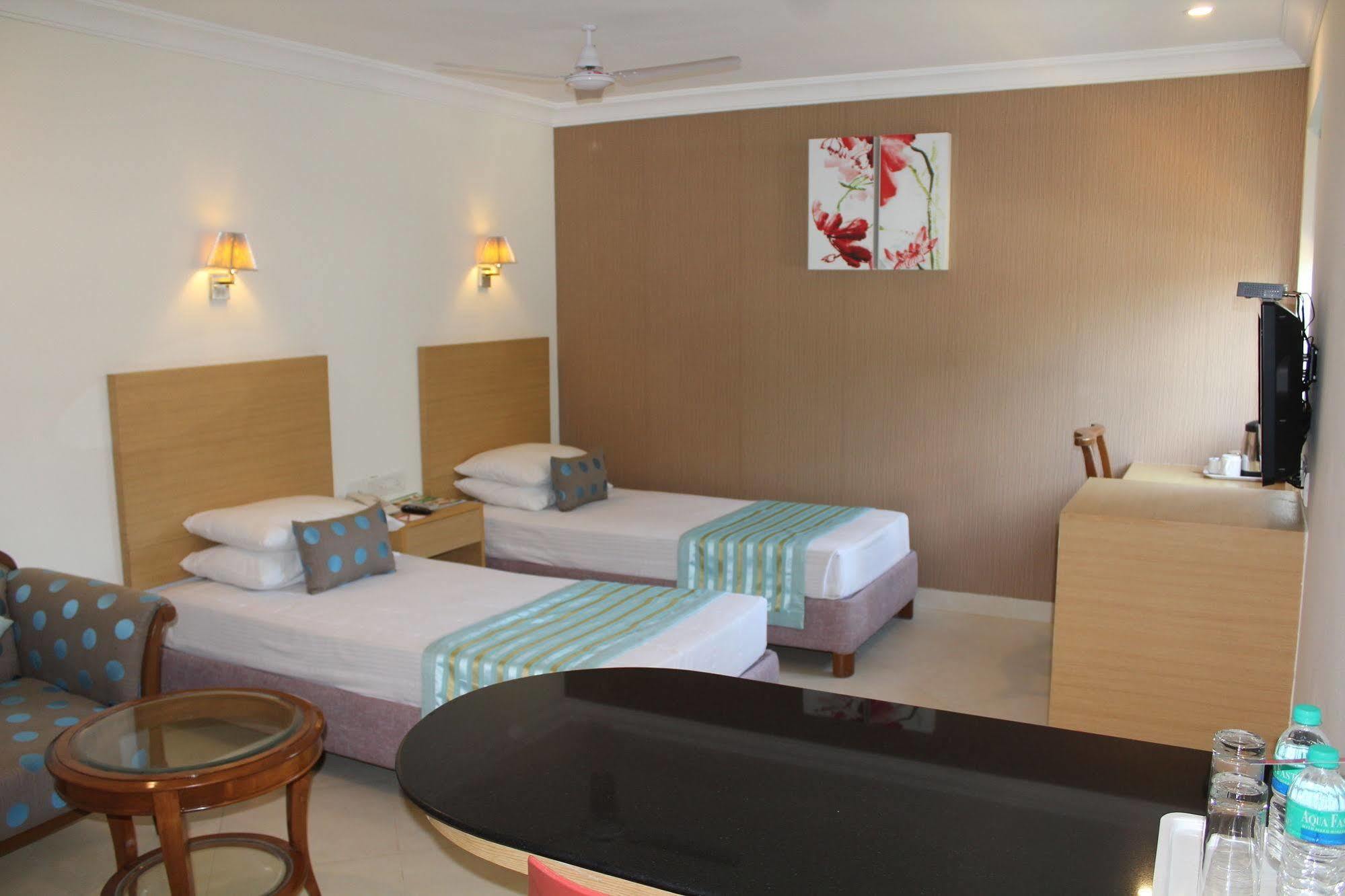 Apartment The Lotus Hotel, Burkit Road