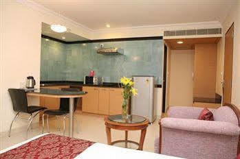 Apartment The Lotus Hotel, Burkit Road *